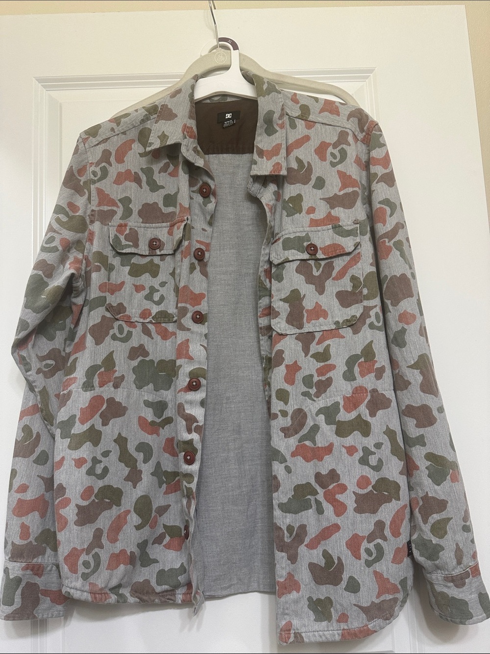 DC Lightweight Men's Camouflage Shirt Jacket - Green/Brown/Cream- Size M
